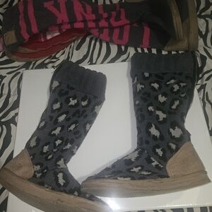 PINK Victoria's Secret Gray and Black Cheetah Mukluk Boots Rare And HTF
